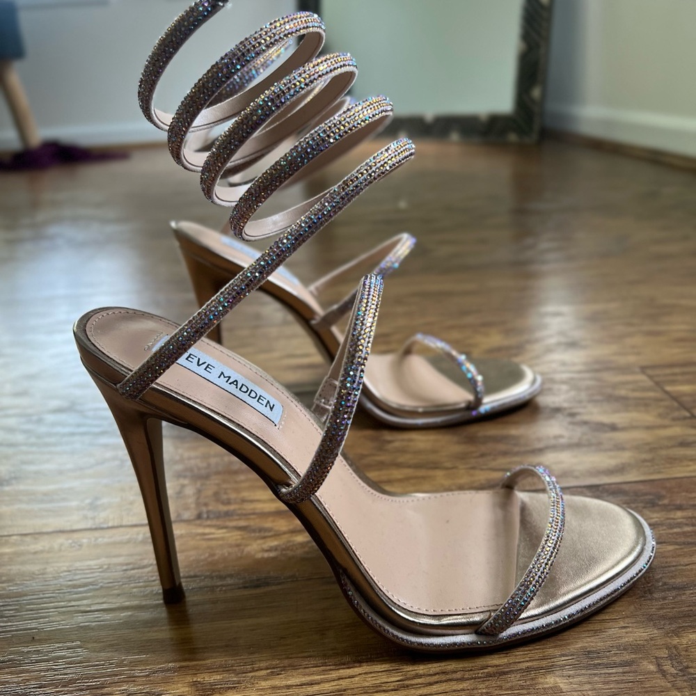 Steve Madden Sparkling Tan Spiral Heels